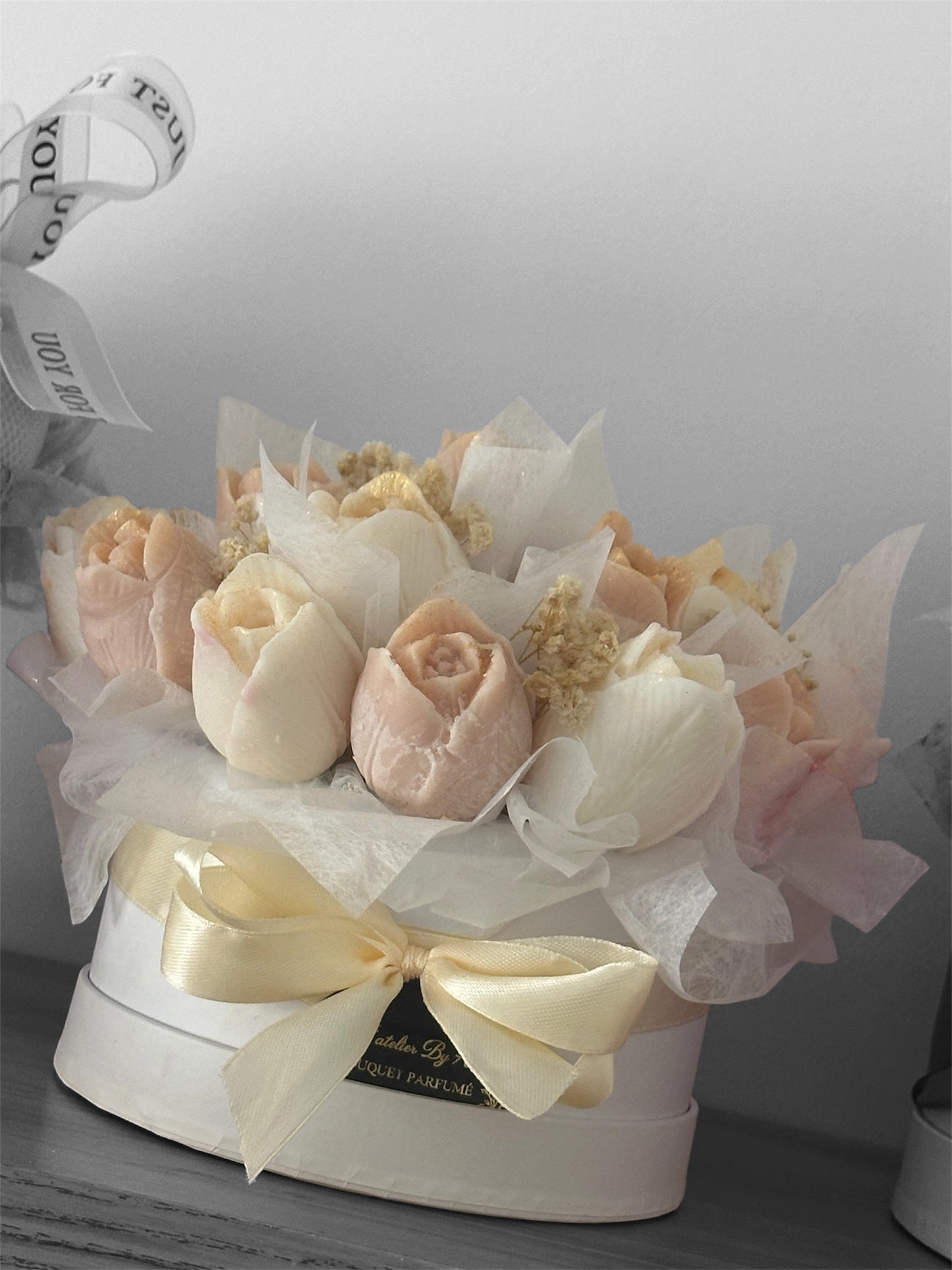 Bouquet de fondants parfumés tulipes blanc et beige