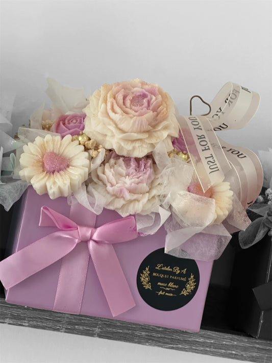 Bouquet de fondants parfumés lila et blanc carré
